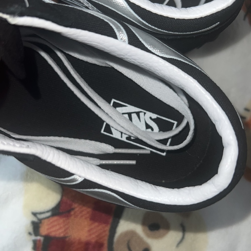 Brand new Vans - Picture 5 of 8